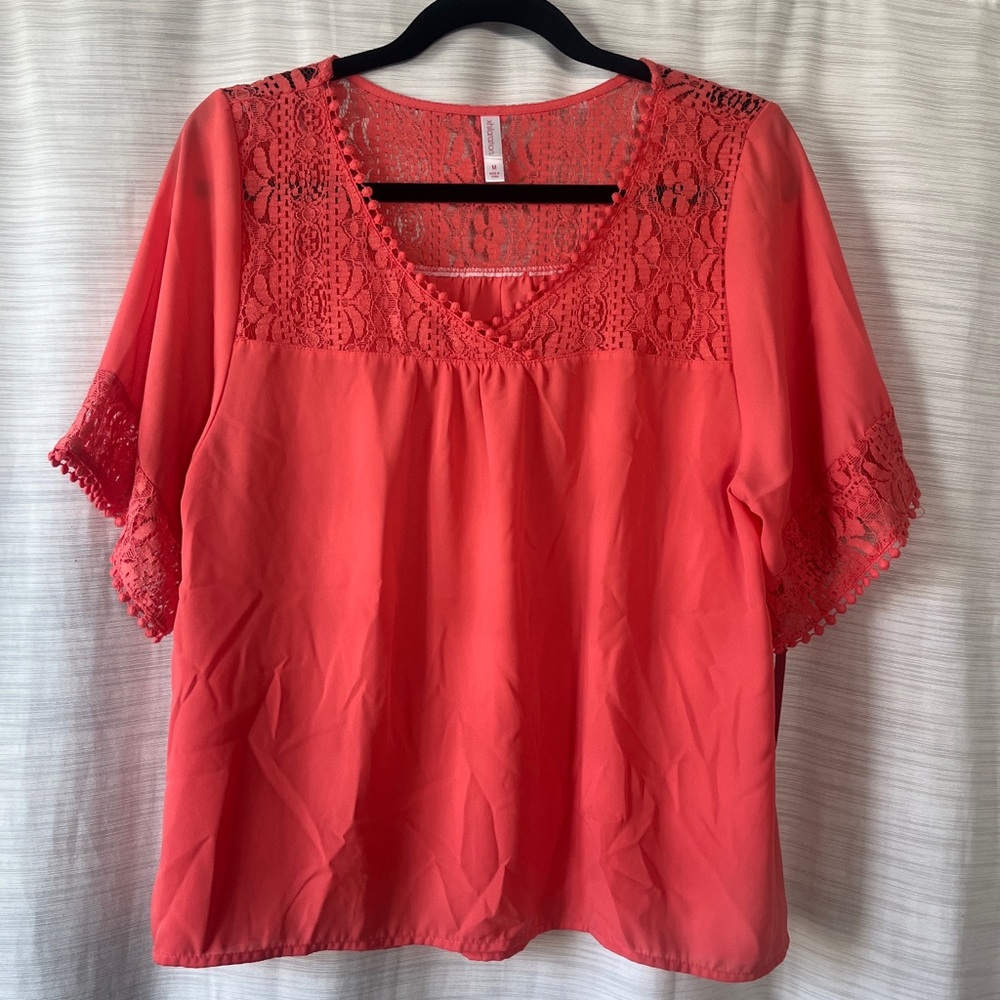 Xhilaration NWT Short Sleeve Flowy Blouse with Lace & Crochet details-Medium